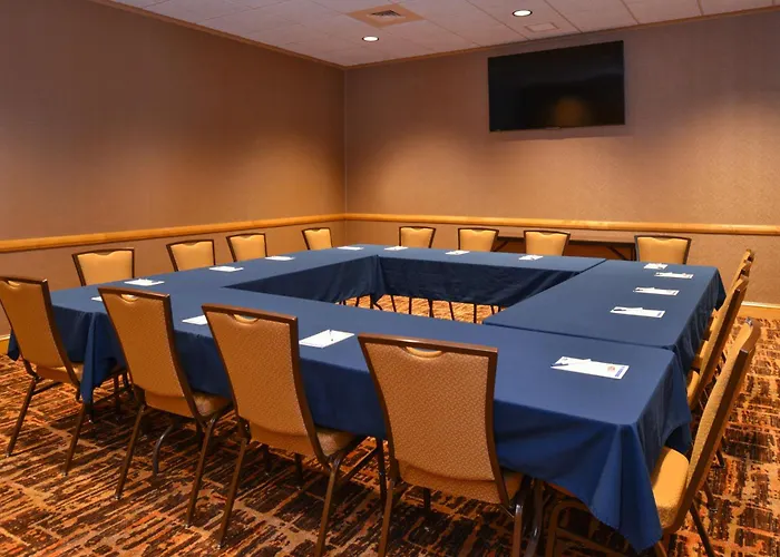 Holiday Inn Express Breezewood By Ihg