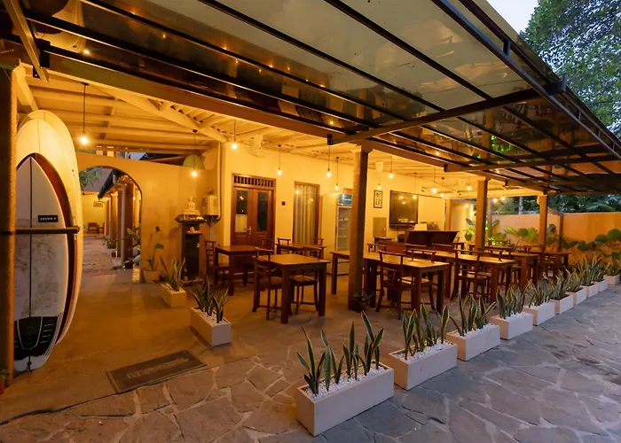 Jungle Villa Cafe & Rooms