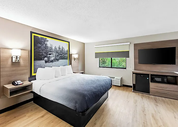 Super 8 By Wyndham Marston