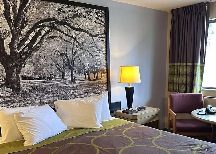 Super 8 By Wyndham Vancouver East