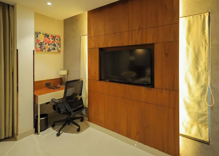 Royal Plaza Suites By Rak Rooms, Mangaluru