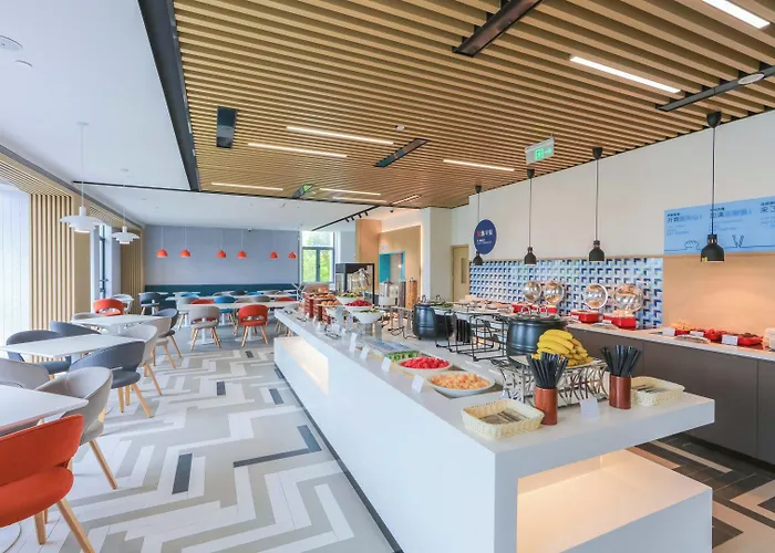 Holiday Inn Express Shanghai Pudong Airport By Ihg
