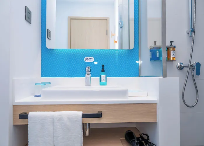 Holiday Inn Express Shanghai Pudong Airport By Ihg