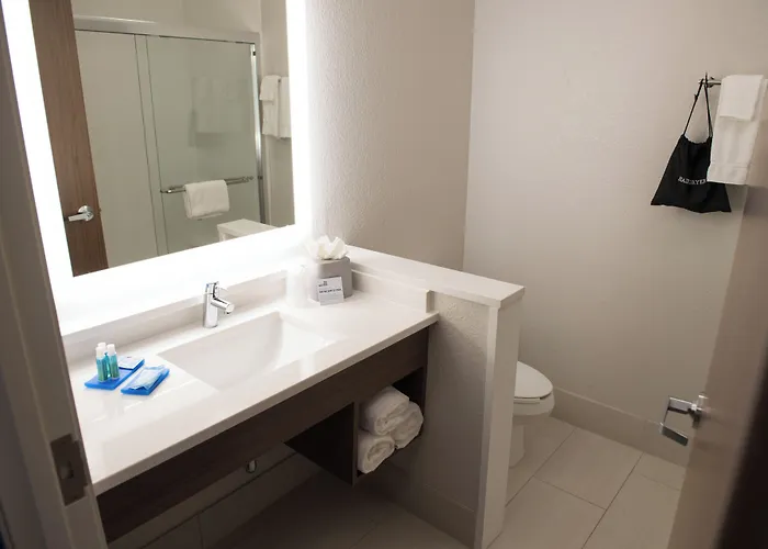 Holiday Inn Express & Suites - Louisville N - Jeffersonville By Ihg