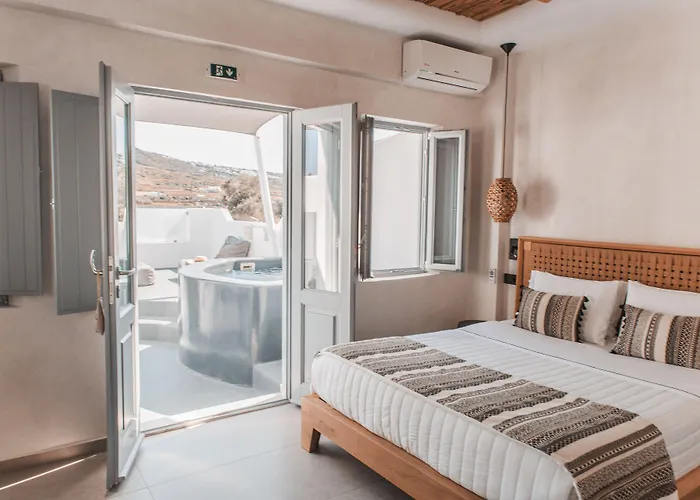 Almyra Oia Suites - Adults Only
