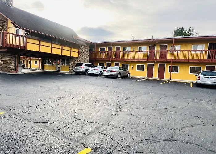 Clayton House Motel