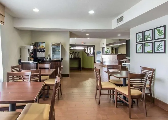 The Douillet By Demeure Hotels