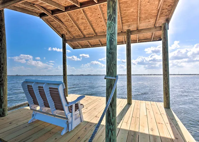 Riverfront Merritt Island Bungalow W/ Dock & Deck