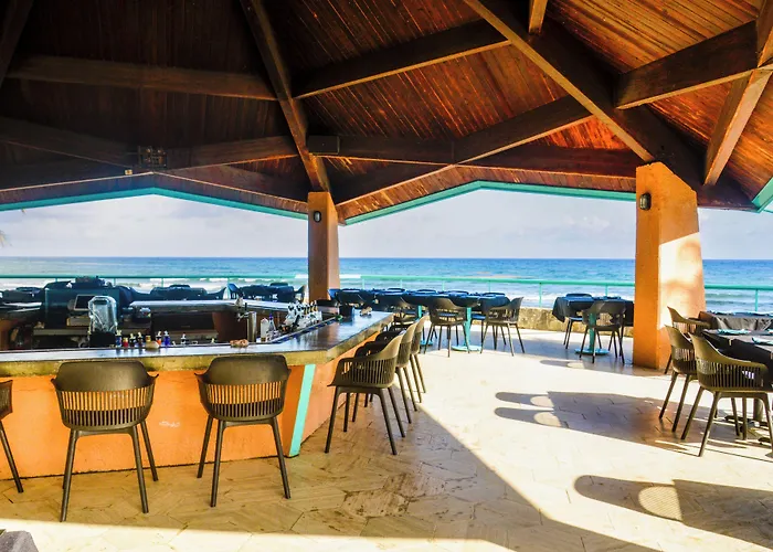 Grapetree Bay Hotel And Villas