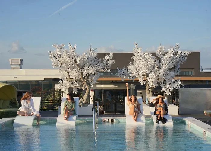 Dolce By Wyndham Hollywood