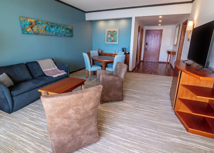Park Lake Luxury Hotel