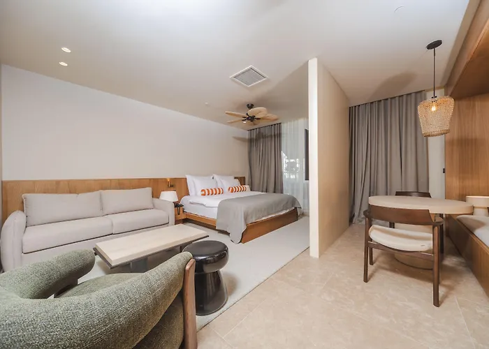 Infinity Hotel & More
