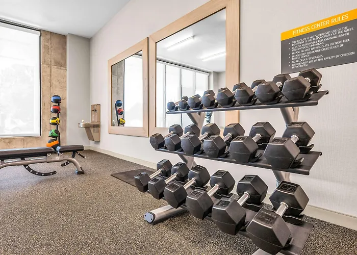 La Quinta Inn & Suites By Wyndham San Jose Airport-Downtown