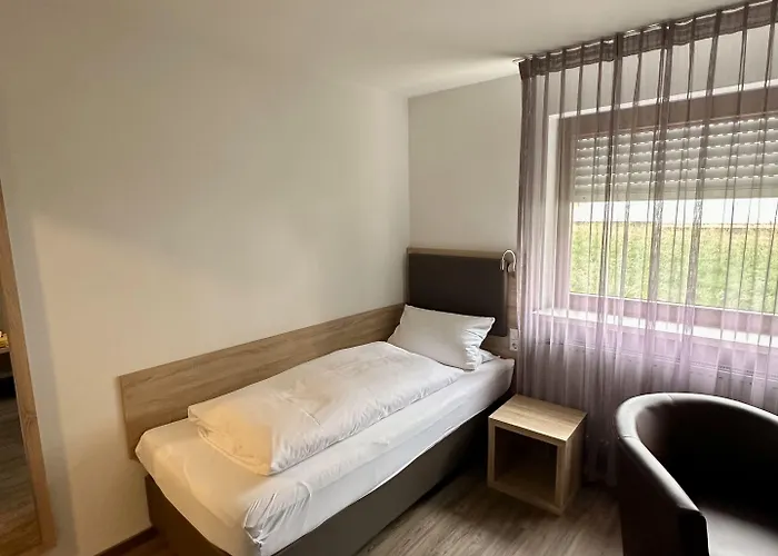 Hotel Sunny Side Up