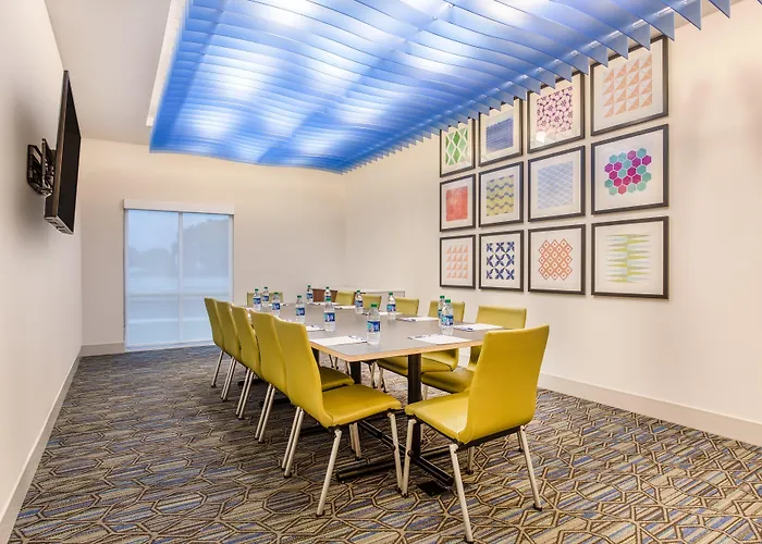 Holiday Inn Express & Suites - Ottawa By Ihg