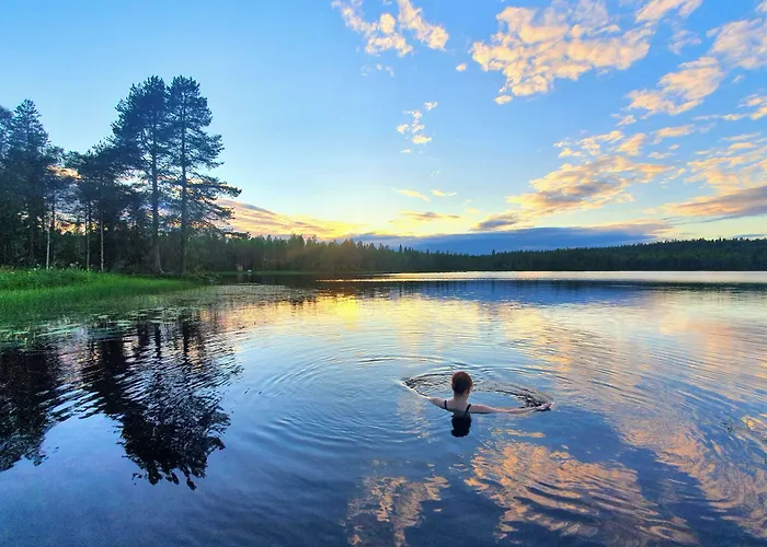 Isokenkäisten Klubi - Wilderness Lodge