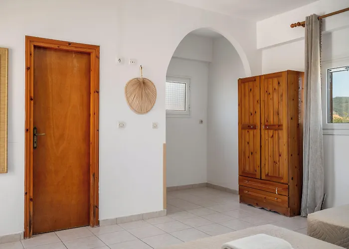 Dora Pool Studios By Konnect,150M From The Beach
