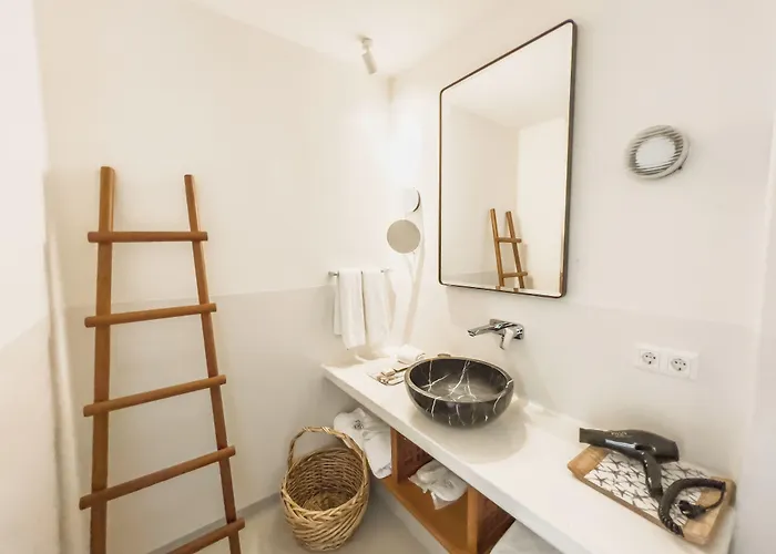 Pilos Suites