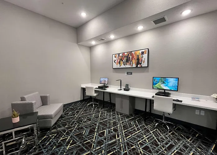 La Quinta Inn & Suites By Wyndham Coralville Iowa City
