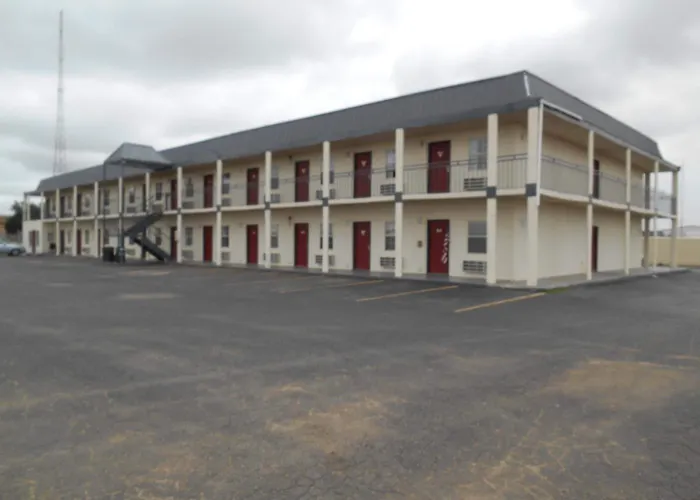 Super 7 Inn