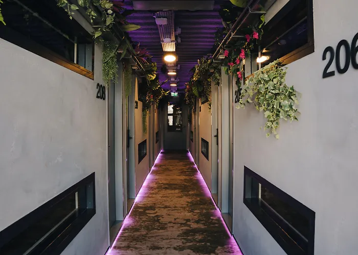 This HoTel