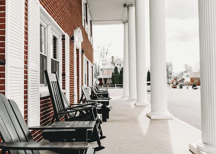 Bicentennial Inn