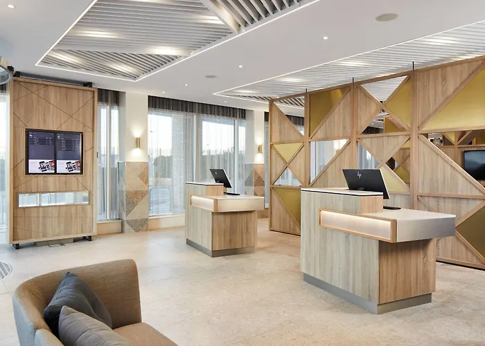 Courtyard By Marriott London City Airport