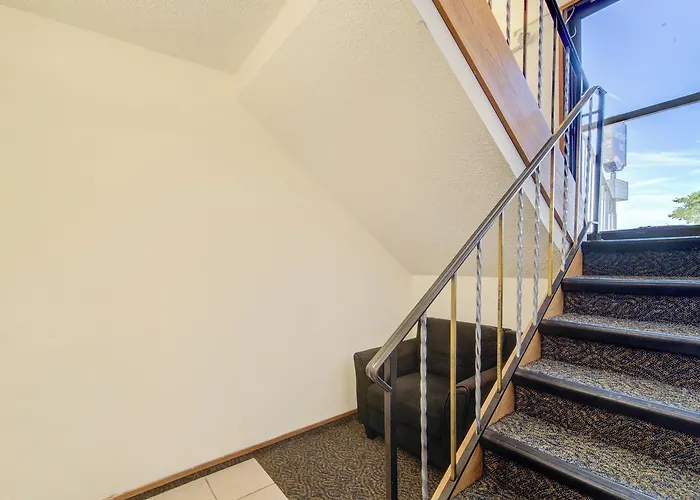 Amerihost Inn & Suites