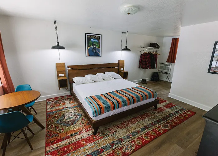 Route 19 Inn