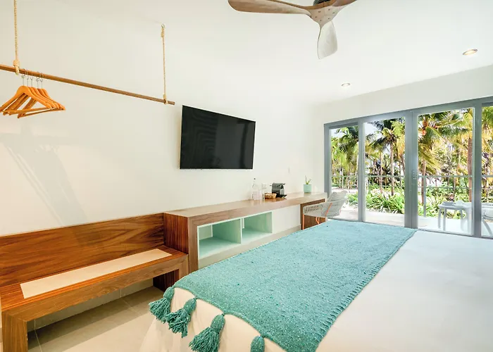 Mayan Monkey Isla Mujeres - Social Hotel (Adults Only)