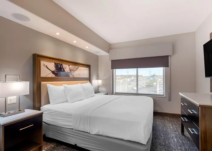 Best Western Premier Liberty Inn & Suites