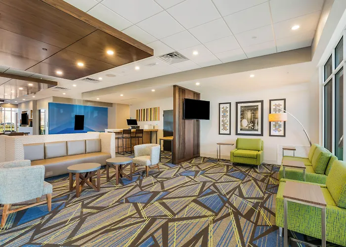 Holiday Inn Express & Suites Jacksonville - Town Center By Ihg