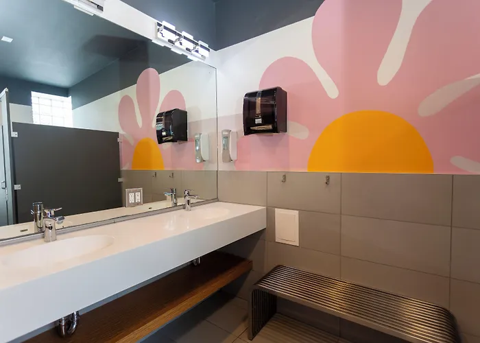 Chicago Parthenon Hostel