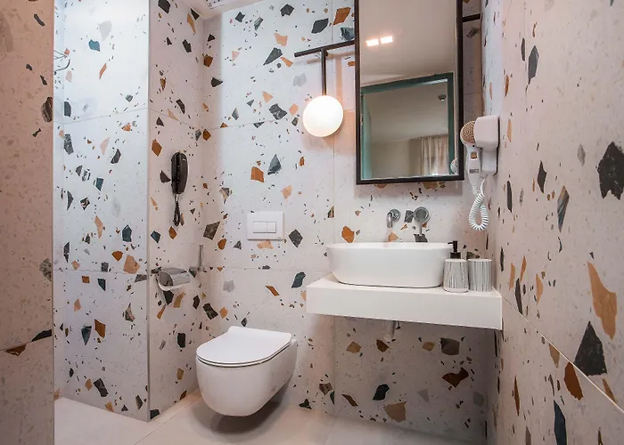 Mazoren Art Hotel