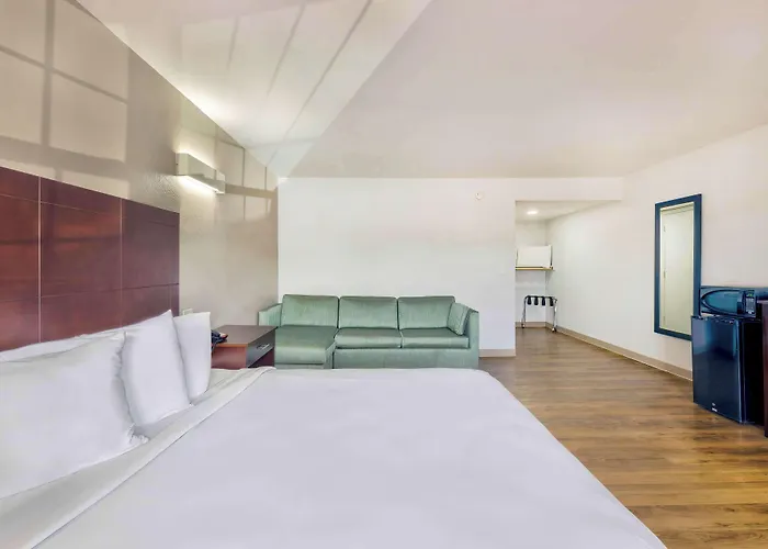 Motel 6-Falls Church, Va - Arlington Boulevard