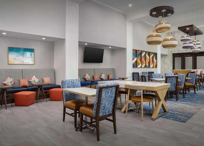 Hampton Inn & Suites Naples South