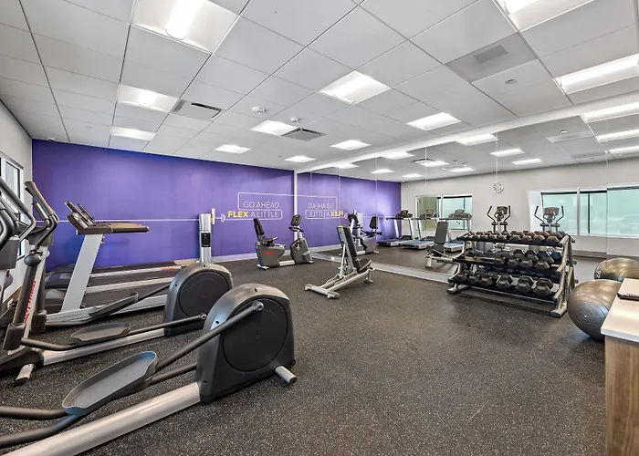 Holiday Inn Express & Suites Marinette By Ihg