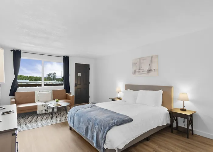 Silver Sands Motel