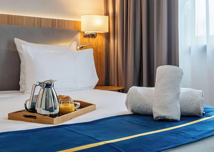 Brit Hotel Privilege Paris Rosny-Sous-Bois