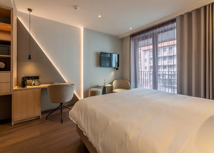 The Cornr Hotel