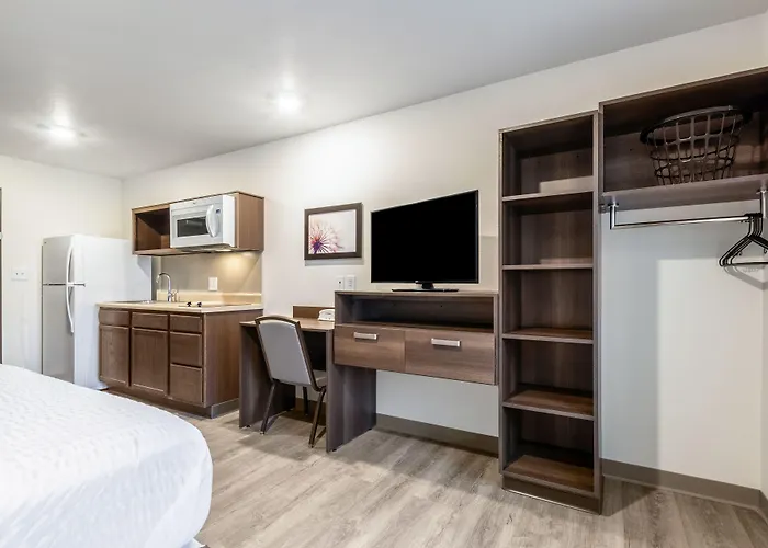 Woodspring Suites Colton