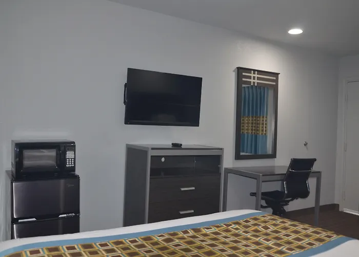 Travelers Inn