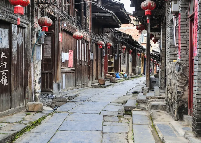 Wing Hotel Guilin - Central Square