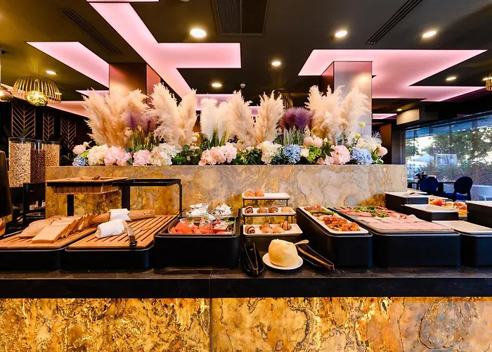 Plaza V Hotel