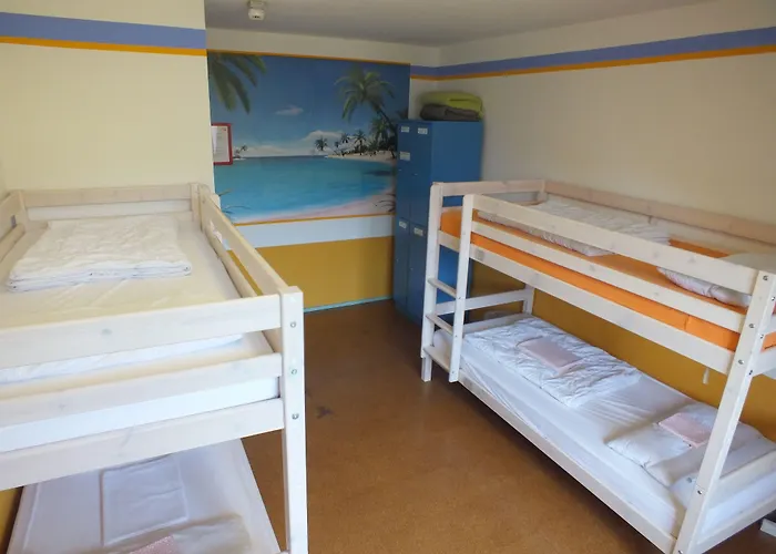 Max Hostel