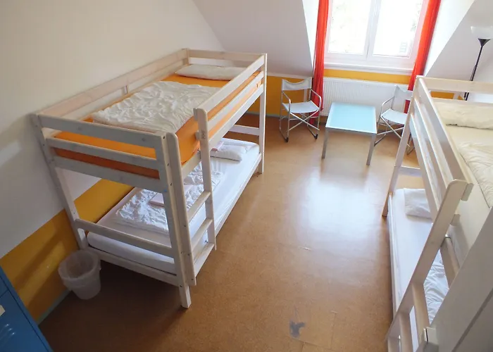 Max Hostel