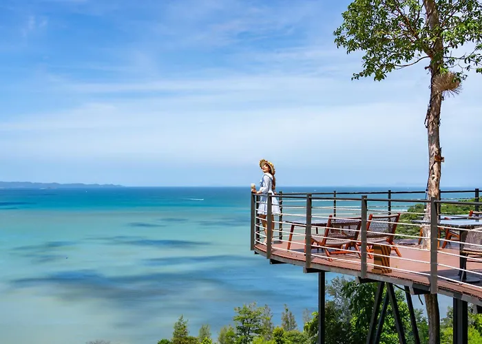Sinae Phuket Luxury Hotel