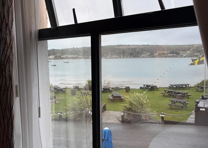 The Teifi Waterside Hotel