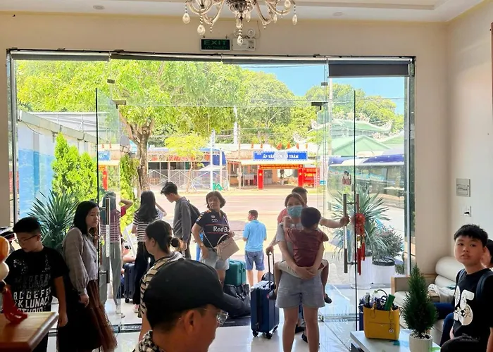 Quang Vinh Ho Tram