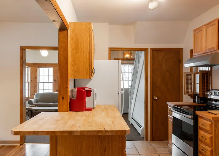 Sara Placid Inn & Suites
